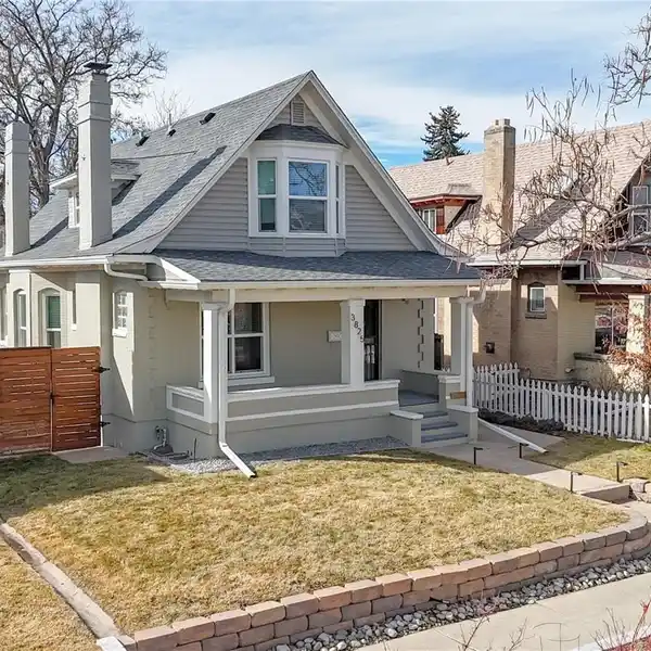 TIMELESS VICTORIAN CHARM MEETS MODERN VERSATILITY