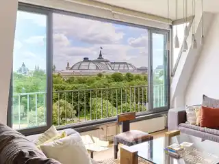 Top-Floor Apartment with Panoramic Views
