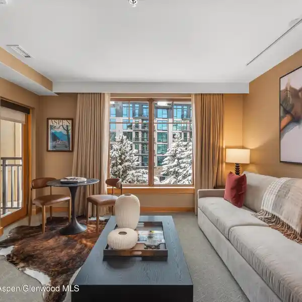 FANTASTIC CONDO AT VICEROY RESIDENCES