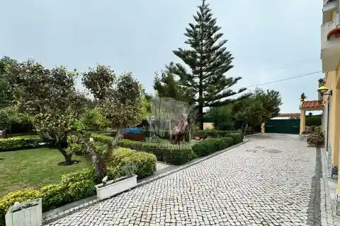 Stunning Three-Bed Villa Is Sintra Splendor