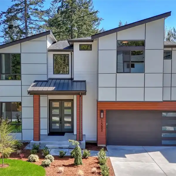 MAGNIFICENT BRAND NEW MODERN HOME