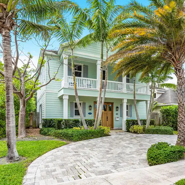 AMAZING FULLY-FURNISHED HOME IN DELRAY BEACH