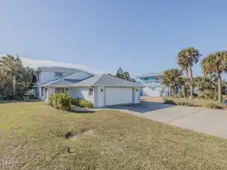 Immaculate Home Steps to the Beach