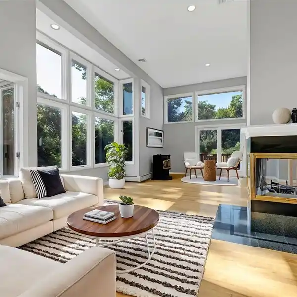 A UNIQUE BLEND OF SERENITY AND STYLE