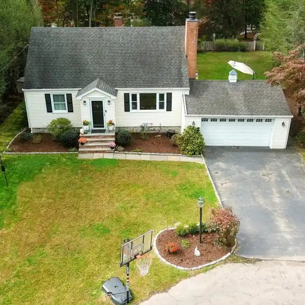 REFINED CAPE RETREAT WITH SERENE POND VIEWS