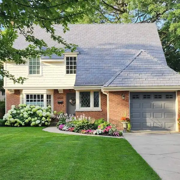 BEAUTIFUL RED BRICK ENGLISH COLONIAL HOME