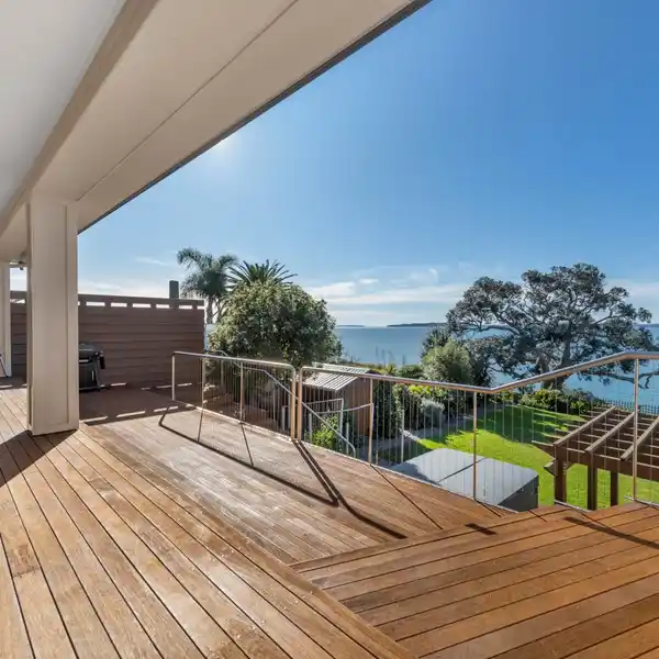 ULTIMATE WATERFRONT BI-LEVEL SANCTUARY