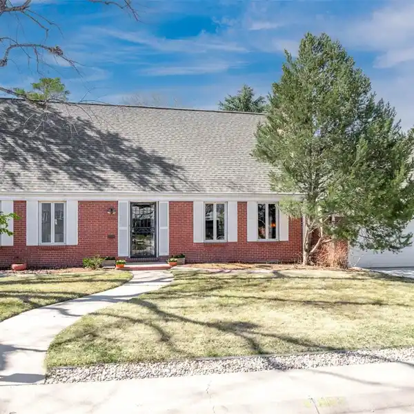 GRACIOUS CAPE COD ON A BEAUTIFUL LOT