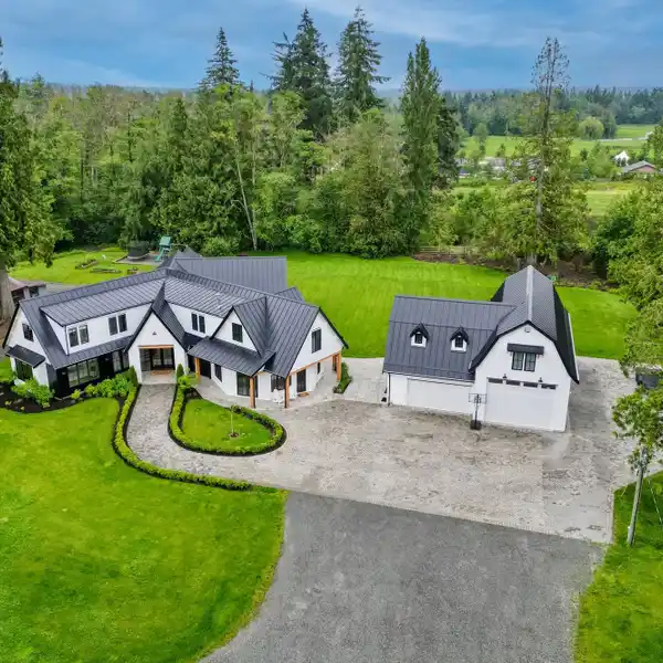 MASTERFULLY DESIGNED GATED LUXURY ESTATE
