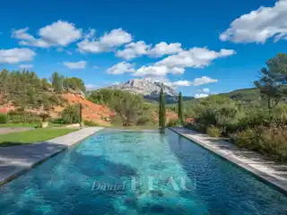 Magnificent Estate with Panoramic Sainte Victoire Views