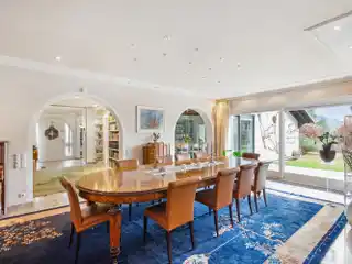 Extraordinary Villa Offering Timeless Elegance