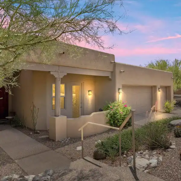 UPDATED SOUTHWEST CONTEMPORARY RESIDENCE