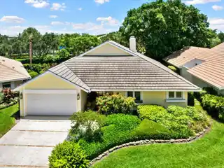 Jonathan’s Landing Gem with Tranquil Garden Retreat