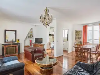 Classic Parisian Elegance in Prime Location