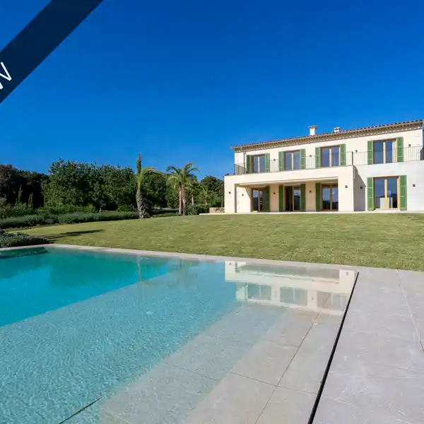 LUXE FINCA ON A STUNNING PLOT NEAR A HISTORIC TOWN