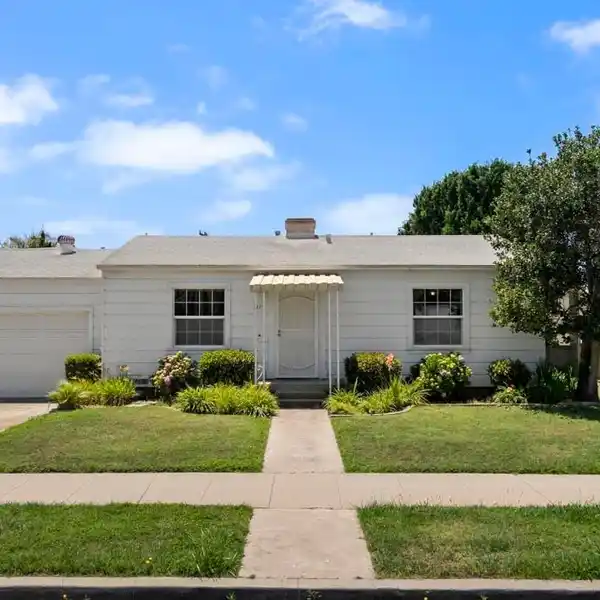 ENDLESS OPPORTUNITY IN SUNSET CLIFFS