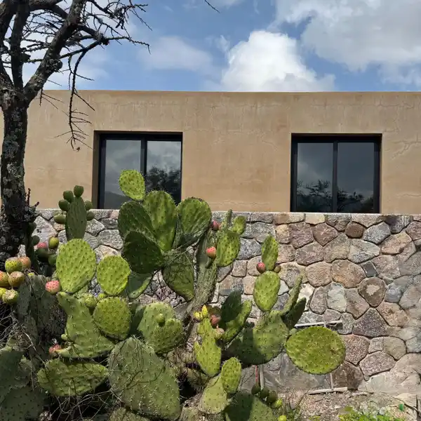 LOVELY PROPERTY READY FOR YOUR VISION