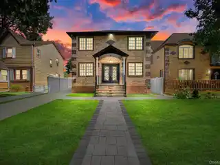 Beautiful Brand New Home in Bellerose