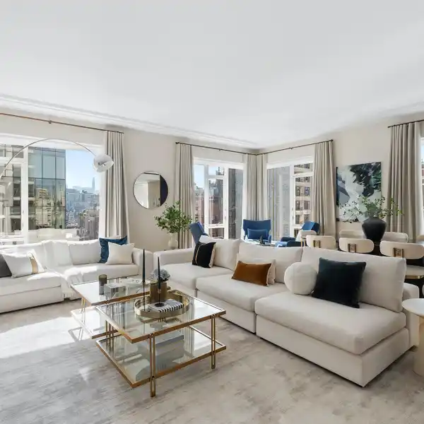 ELEGANT LUXURY APARTMENT IN THE UPPER EAST SIDE