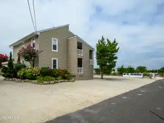 Bayfront Top-Floor Condo