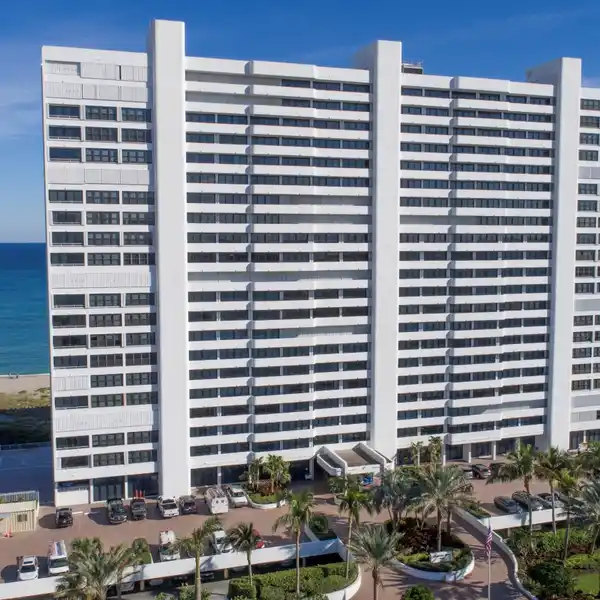 PENTHOUSE IN AN EXCLUSIVE BUILDING