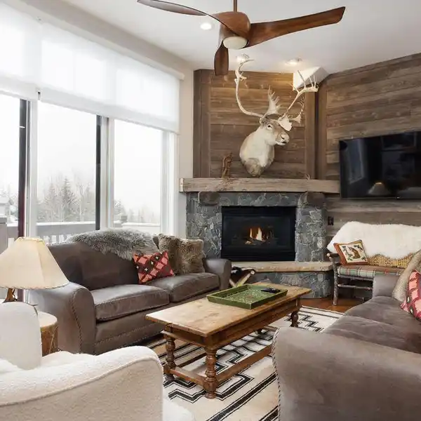 BEAUTIFULLY REMODELED TOWNHOME