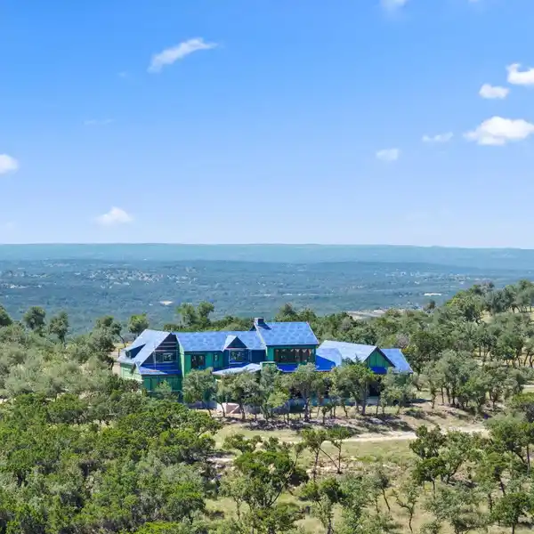 NEW CONSTRUCTION IN THE PRESTIGIOUS RANCHES AT DRIPPING SPRINGS