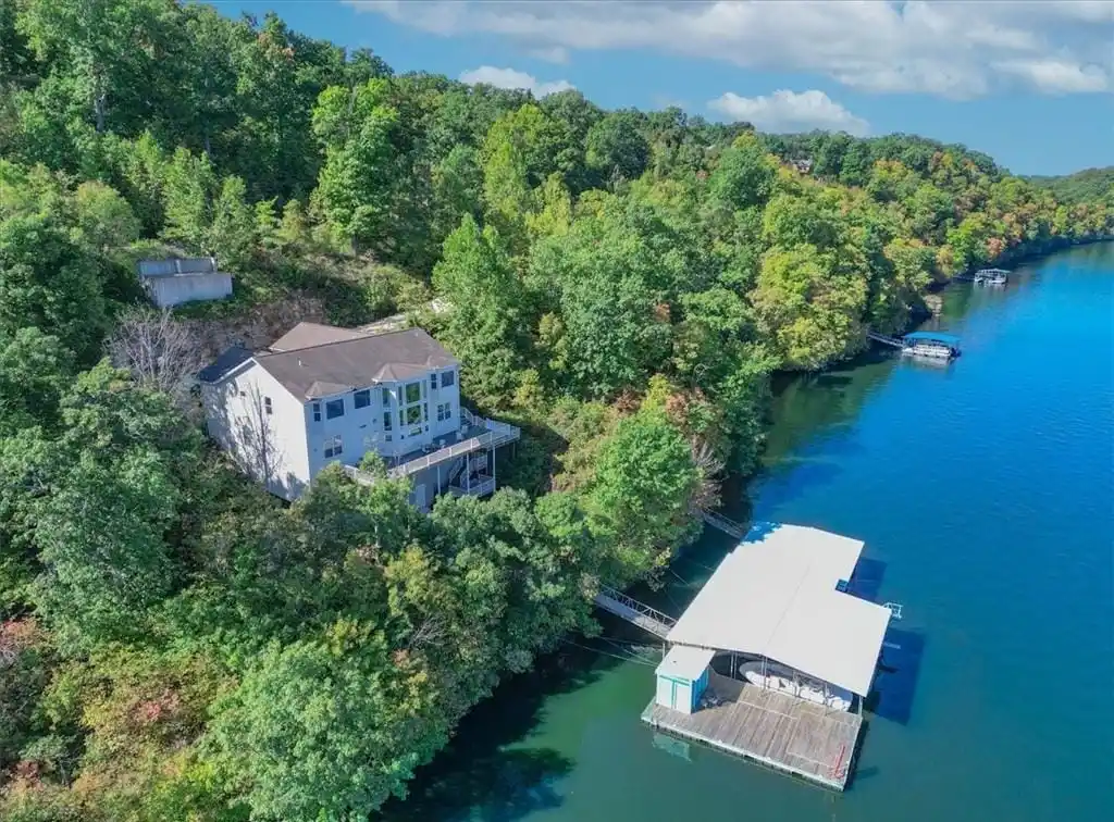 Fantastic Lakefront Home with Breathtaking Views