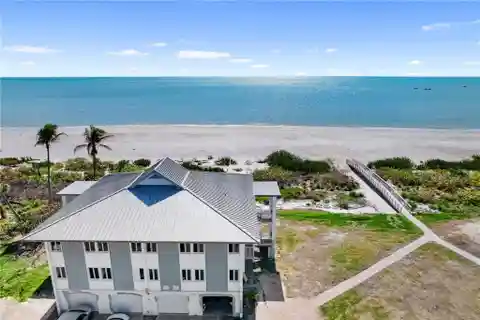 Direct Gulf-Front Opportunity