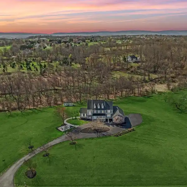 STUNNING HOME WITH MULTIGENERATIONAL SUITE