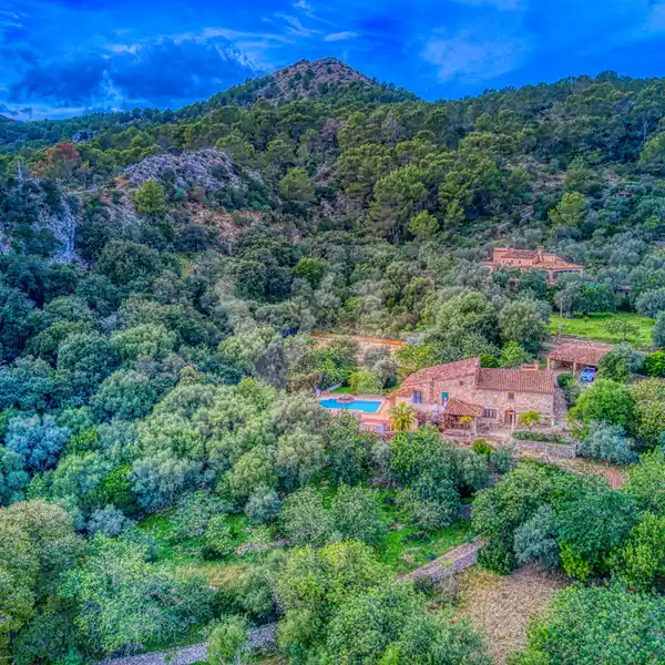 RUSTIC MALLORCAN FINCA IN POLLENçA