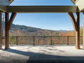 Refined Mountain Retreat with Panoramic Valley Views