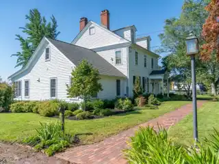 Equestrian Idyllic Retreat in Beautiful Hunterdon County