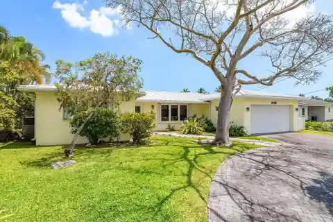 Lovely Waterfront Home in Boca Raton