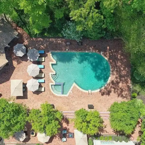ULTIMATE ENTERTAINER’S HOME WITH PRIVATE TENNIS COURTS