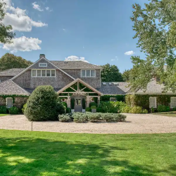 PRIVATE RENTAL HOME WITH SERENE WATER VIEWS