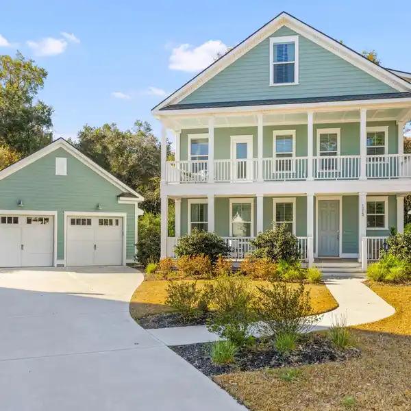 LUXURY WITH SOUTHERN CHARM