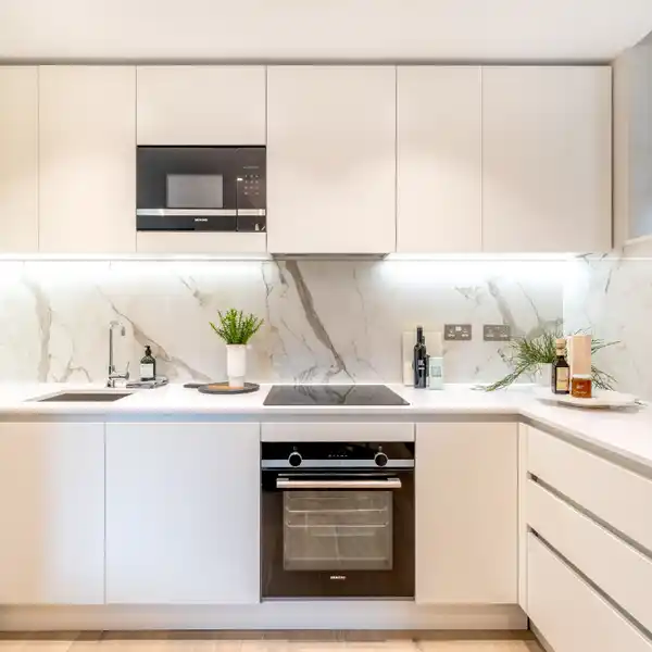 LUXURY APARTMENT IN EXCLUSIVE CHELSEA RIVERVIEW