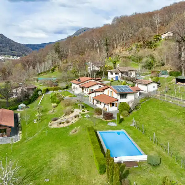 SPACIOUS HOME IN CONVENIENT LOCATION