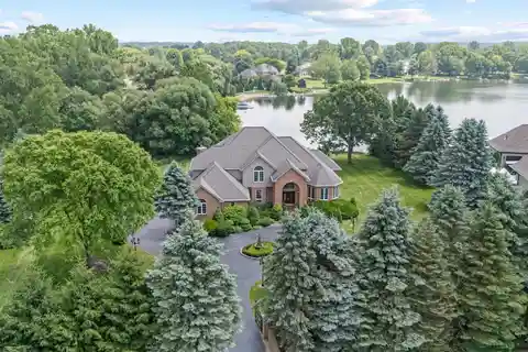 Magnificent Luxury Lakefront Estate