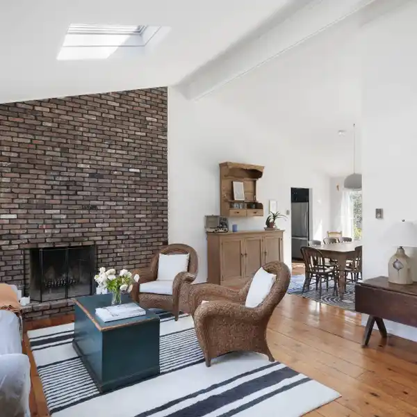 GORGEOUS SEASONAL RENTAL