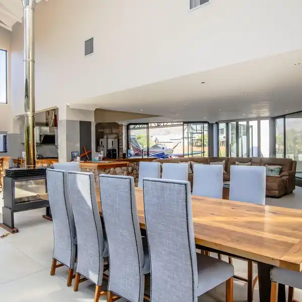 FLY-IN ESTATE WITH PRIVATE AIRSTRIP & HANGAR