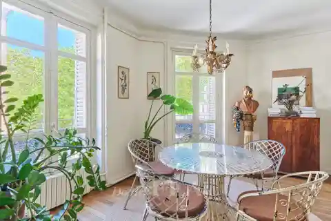 Sophisticated Living in 19th Century Private Mansion