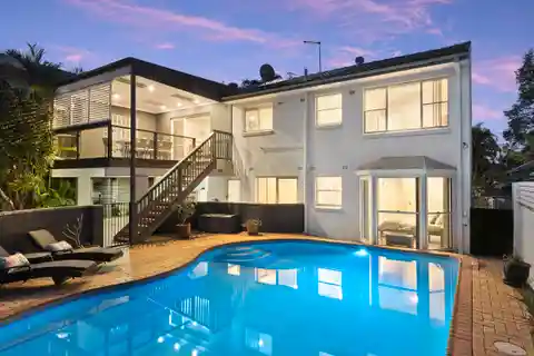 Laid-Back Beach Lifestyle in Sunlit Sanctuary