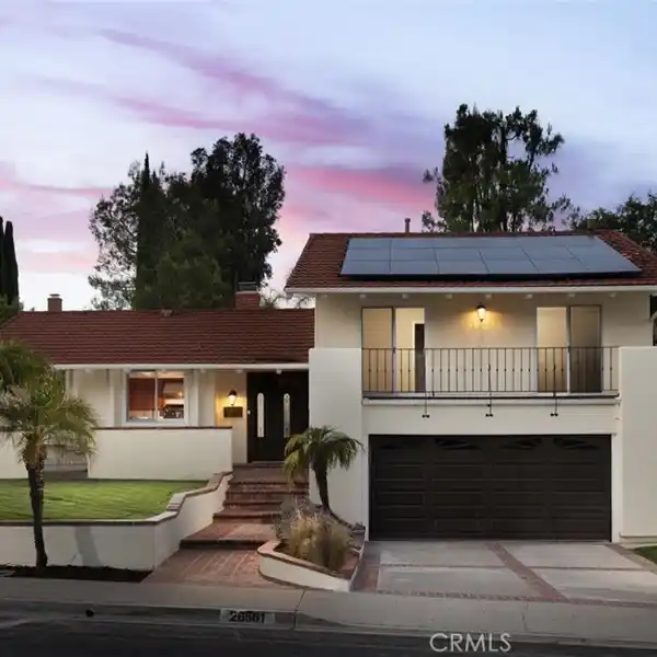 BEAUTIFULLY MAINTAINED HOME IN A PEACEFUL NEIGHBORHOOD