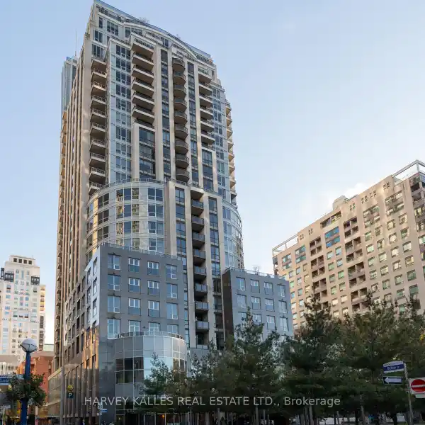 BESPOKE ELEGANCE WITH PANORAMIC CITY VIEWS