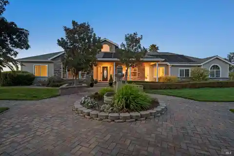 Spectacular Single-level Estate