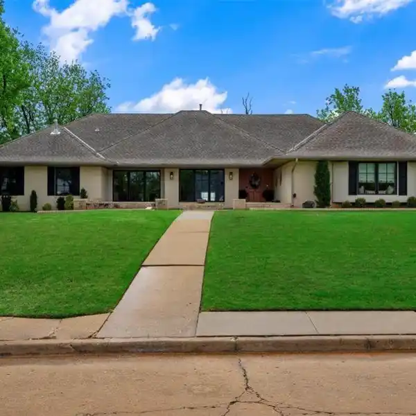 CHARMING HOME IN SOUGHT-AFTER NORTH QUAIL