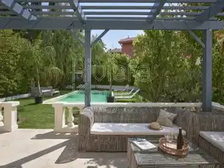 High-end Villa with Guest House