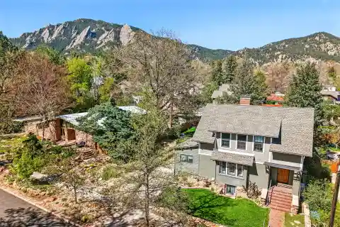 Remodeled Craftsman in Coveted Chautauqua University Place